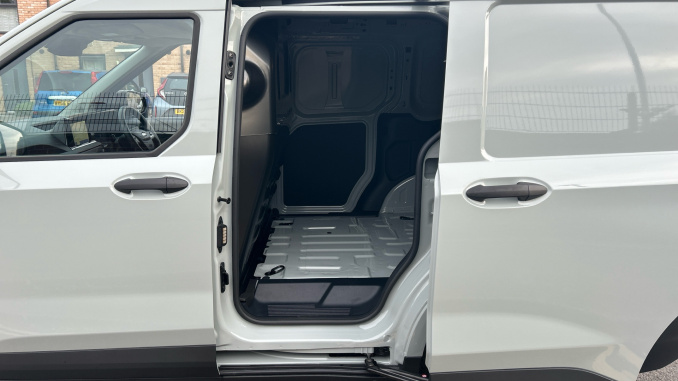 Ford Transit Courier Petrol 1.0 EcoBoost 125ps Trend Van Auto - Image 5